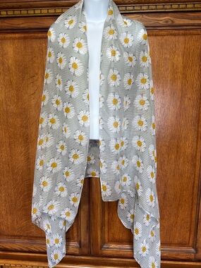 Daisy Print Lightweight Scarf - White and Yellow on Grey
